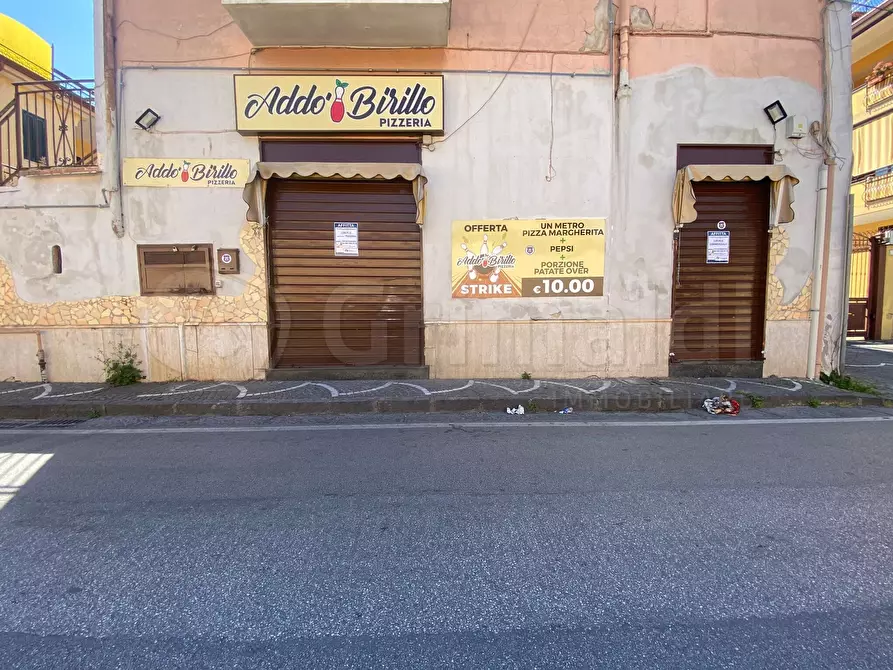 Immagine 1 di Locale commerciale in affitto  a Giugliano In Campania