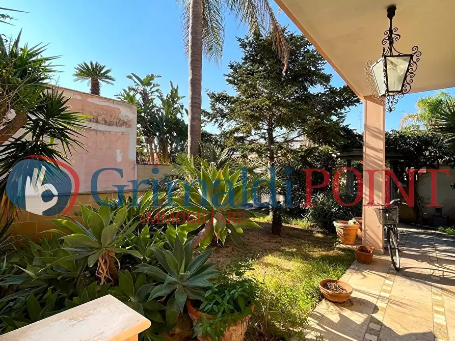 Immagine 35 di Villa in vendita  in Via Fiesole 28 a Lecce