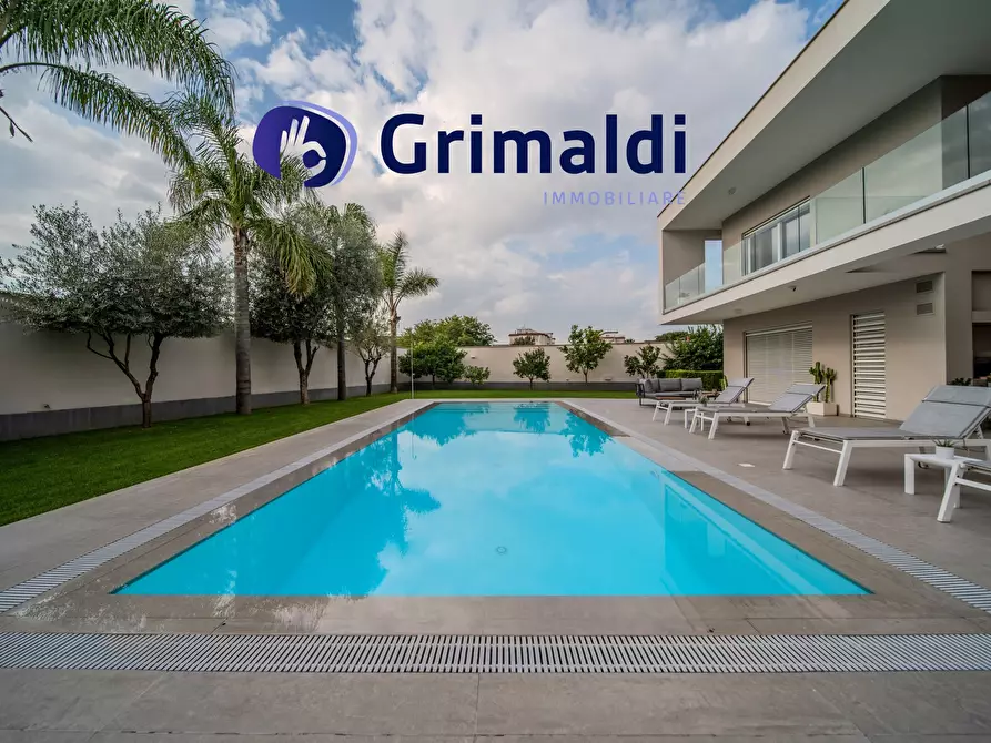 Immagine 1 di Villa in vendita  a Napoli