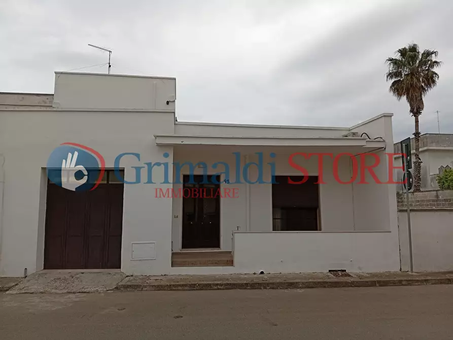Immagine 1 di Casa indipendente in vendita  in Via Pasquale Leone 95 a Salice Salentino