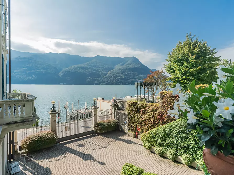 Immagine 15 di Bilocale in vendita  in Via Regina a Carate Urio