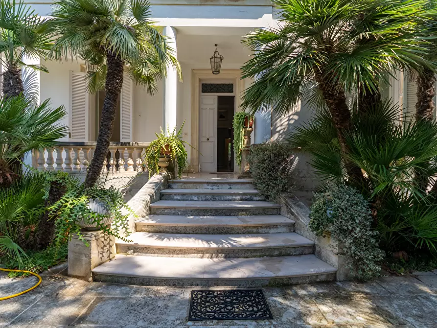 Immagine 1 di Villa in vendita  in Via Matteo Tafuro 3 a Lecce