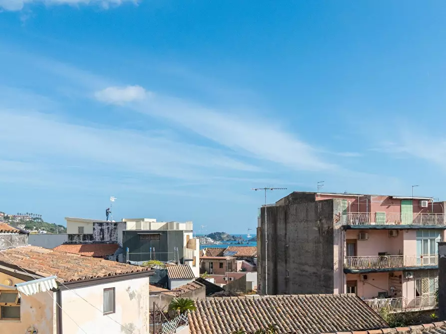 Immagine 19 di Appartamento in affitto  in Via Re Martino 83 a Aci Castello