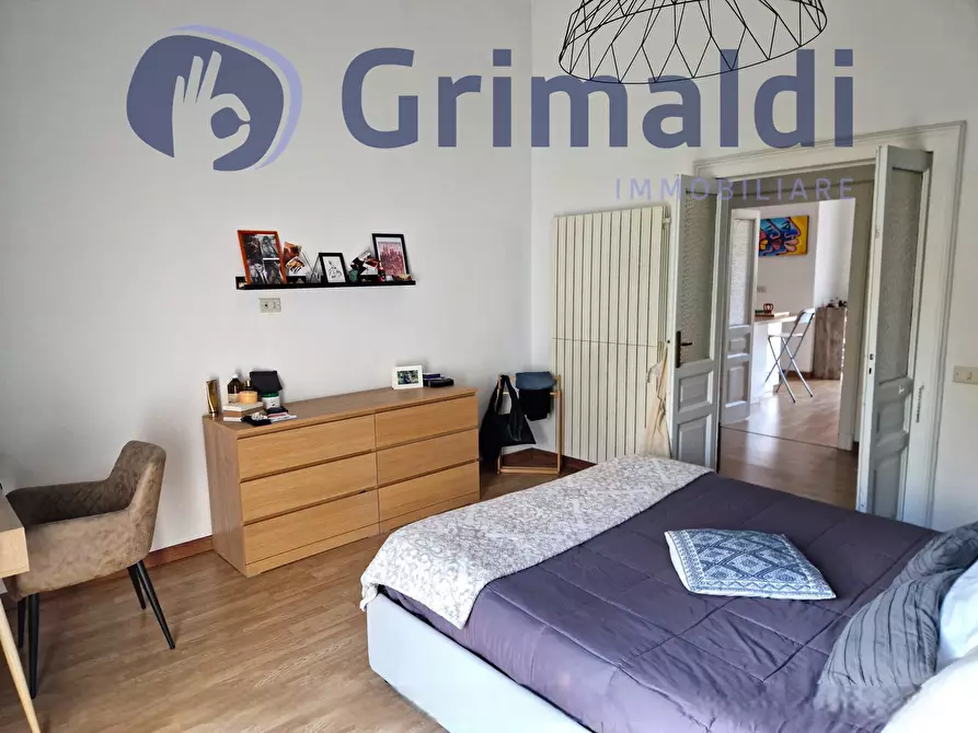 Immagine 12 di Bilocale in affitto  in Via Vincenzo Gemito 27 a Napoli