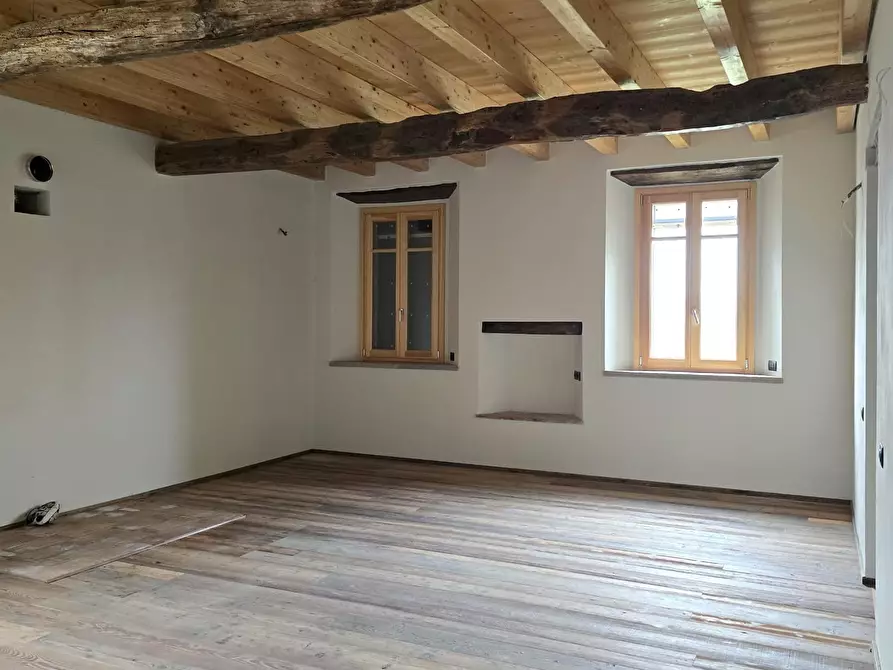 Immagine 13 di Rustico / casale in vendita  in Via C. Battisti 4 a Merone