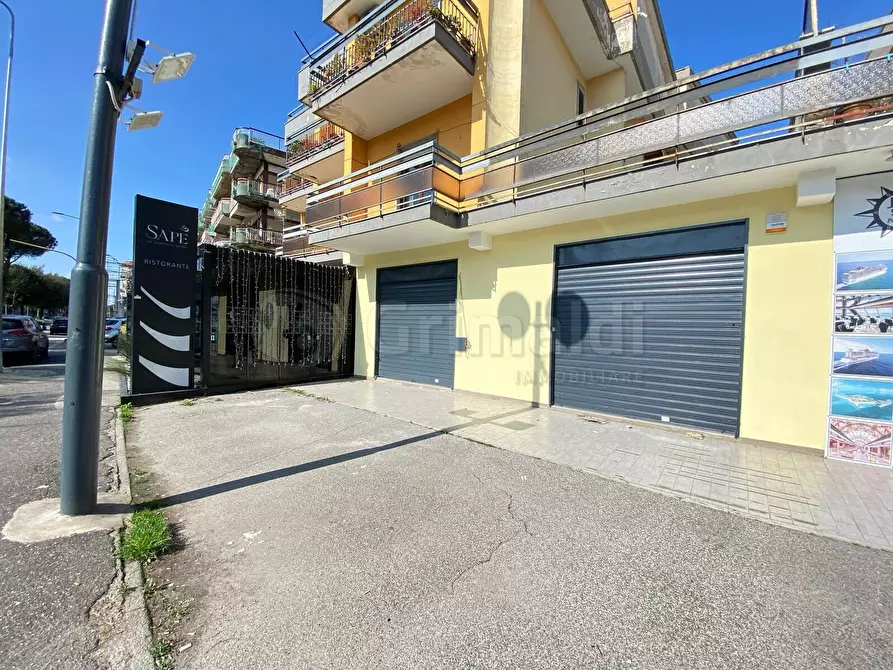 Immagine 5 di Locale commerciale in affitto  a Villaricca