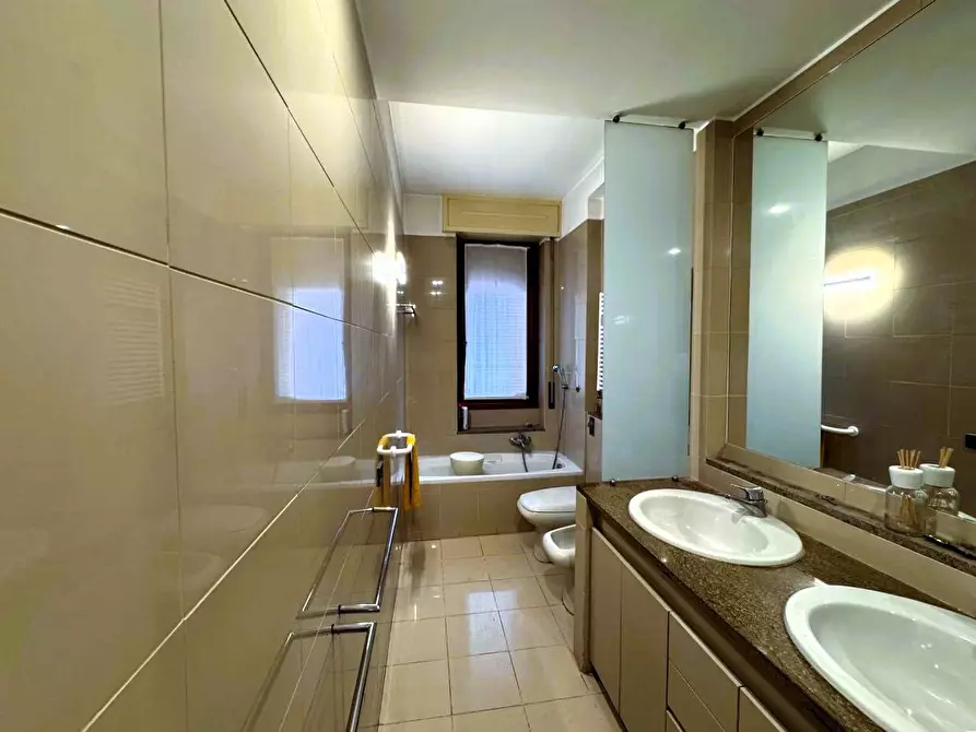 Immagine 35 di Appartamento in vendita  in Piazza Imperatore Tito 8 a Milano