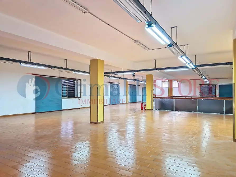 Immagine 47 di Attività commerciale in vendita  a Francavilla Fontana