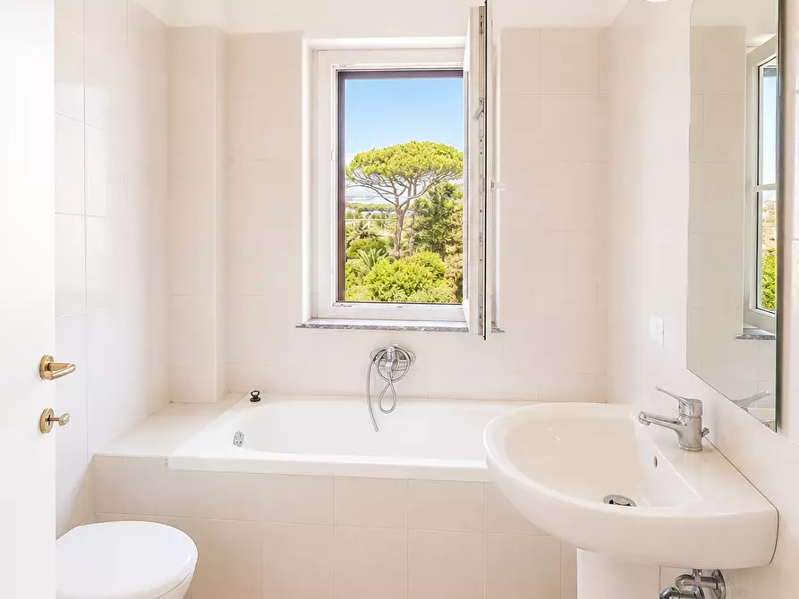 Immagine 9 di Casa indipendente in vendita  in Viale Roma 202 a Anzio