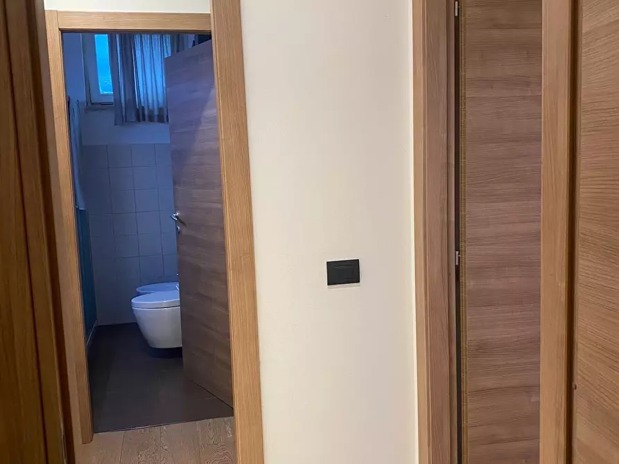 Immagine 7 di Quadrilocale in vendita  in Via XX Settembre 5 a Como