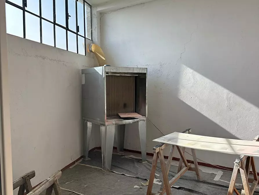 Immagine 10 di Laboratorio in vendita  in via Canturina 5 a Capiago Intimiano