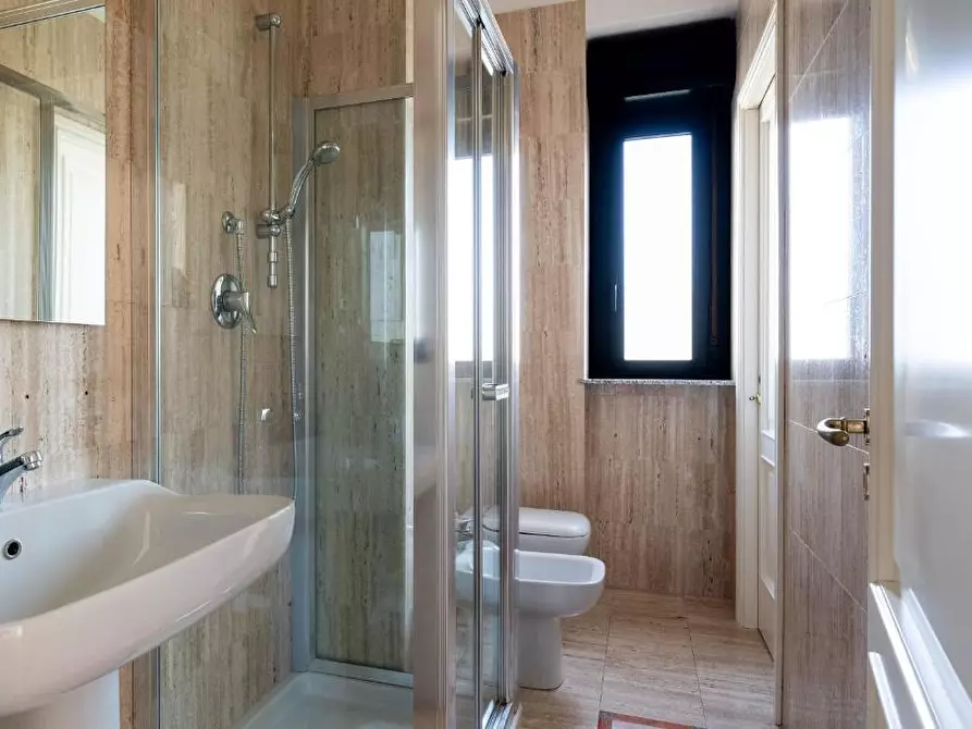 Immagine 24 di Quadrilocale in vendita  in Via Salvatore Matarrese 10 a Bari