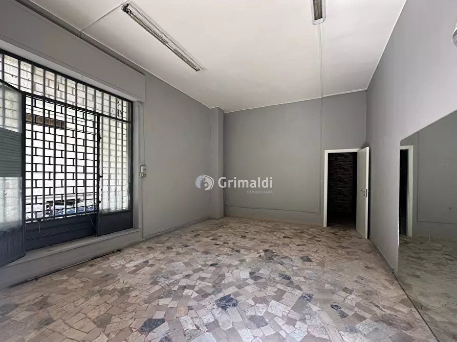 Immagine 1 di Locale commerciale in affitto  in Via Roma 464 a Pomigliano D'arco
