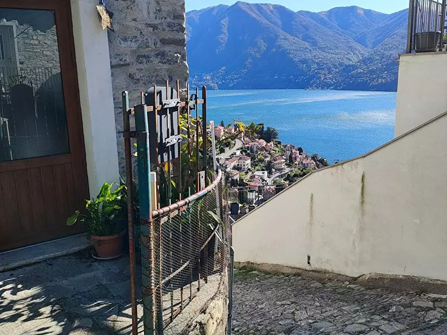 Immagine 5 di Appartamento in vendita  in Via al Noce 24 a Moltrasio