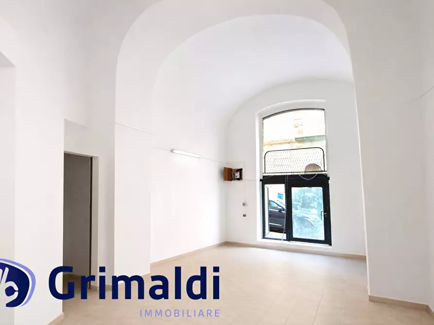 Immagine 6 di Locale commerciale in vendita  in Via Giuseppe Martucci 79 a Napoli