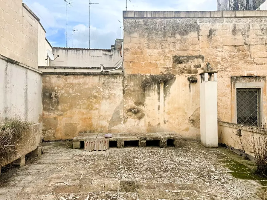 Immagine 36 di Pentalocale in vendita  in Vico dei Fieschi 2 a Lecce