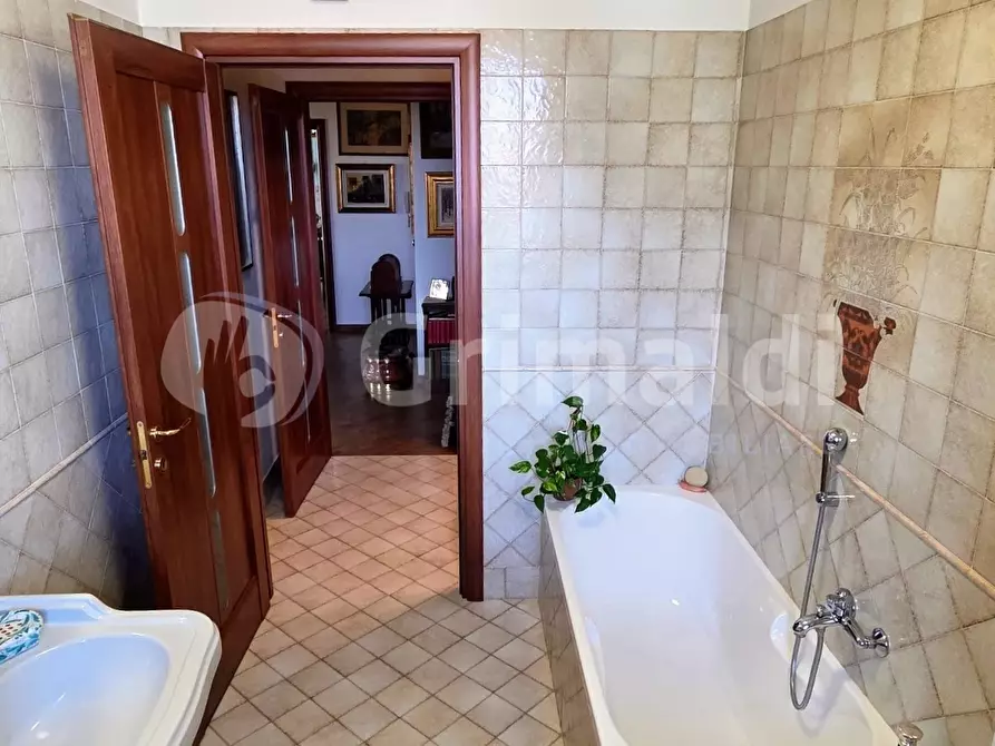 Immagine 43 di Villa in vendita  in Via Giovanni Antonio Comissetti 1 a Pezzana
