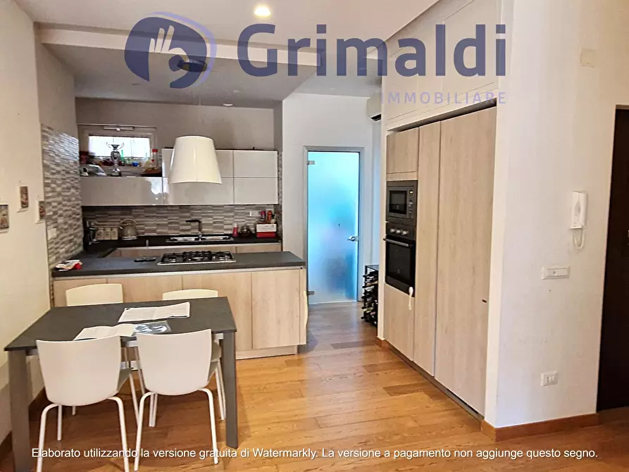 Immagine 4 di Trilocale in vendita  in Via Giacinto Gigante 43 a Napoli