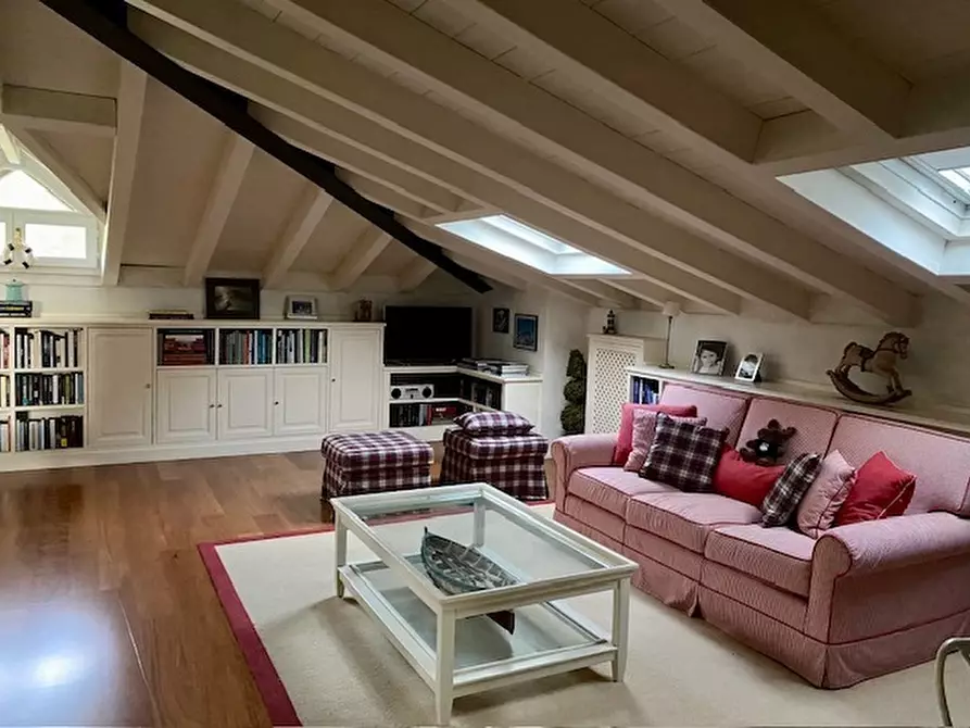 Immagine 17 di Appartamento in vendita  in Via della Noce 116 a Alzate Brianza