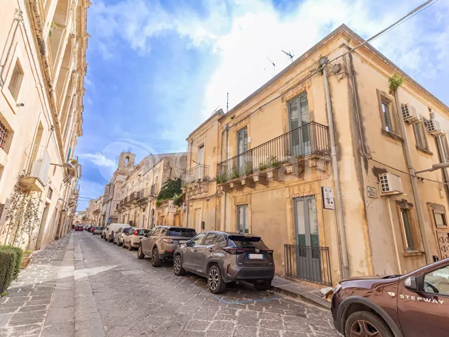 Immagine 1 di Casa indipendente in vendita  in Via Ducezio 93 a Noto
