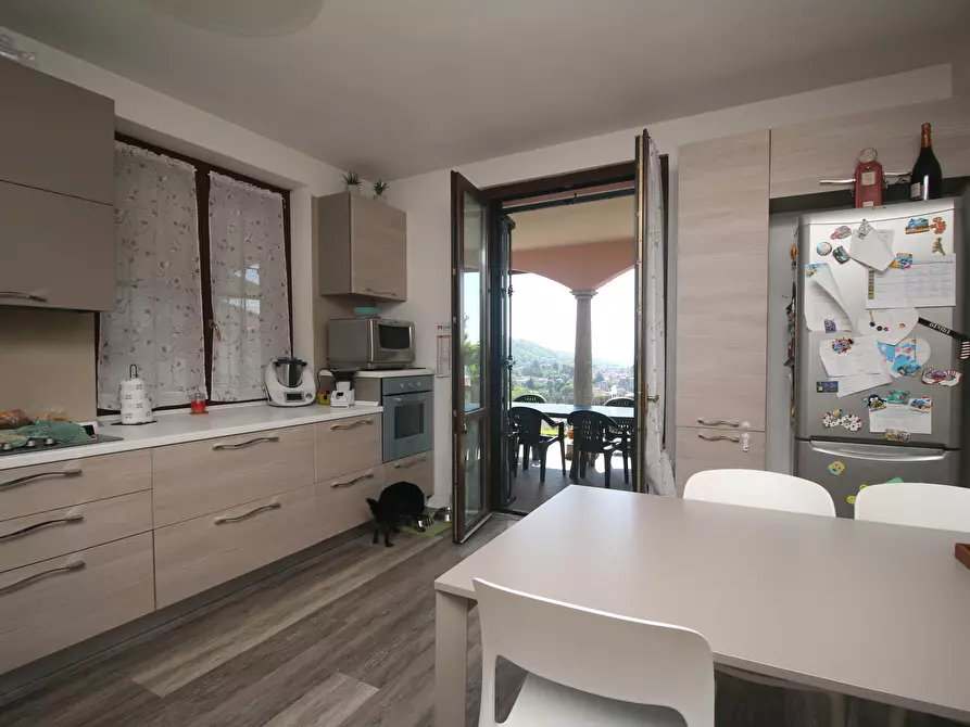 Immagine 4 di Villa in vendita  in Via delle Busacce 28 a San Fermo Della Battaglia