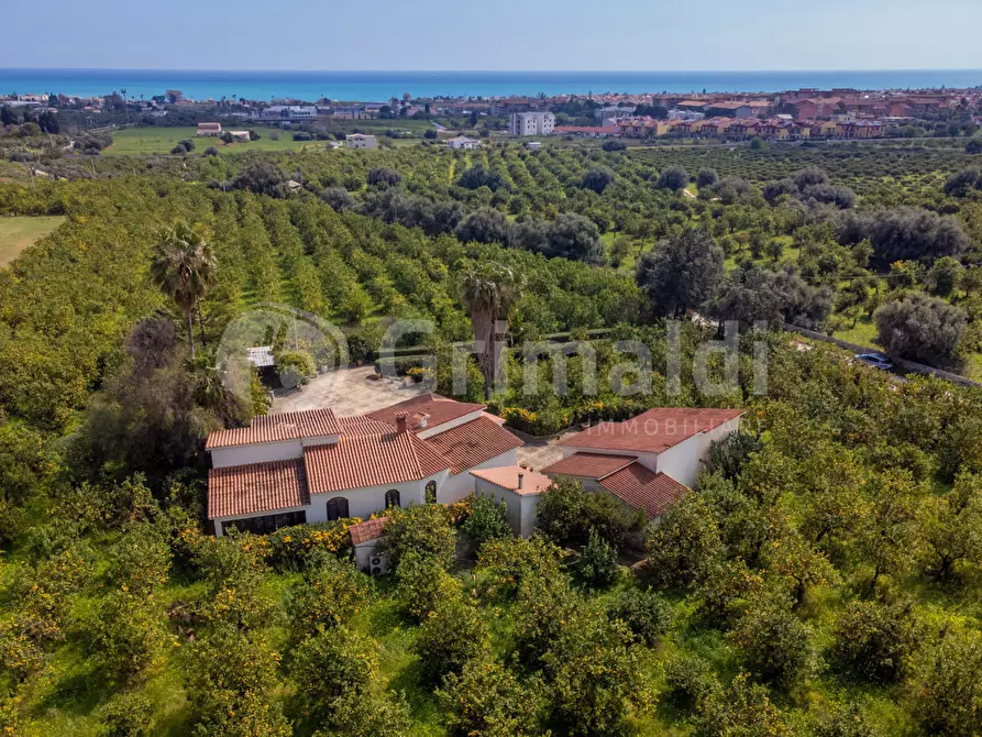 Immagine 1 di Villa in vendita  in Via Bella Pettinata 1 a Avola