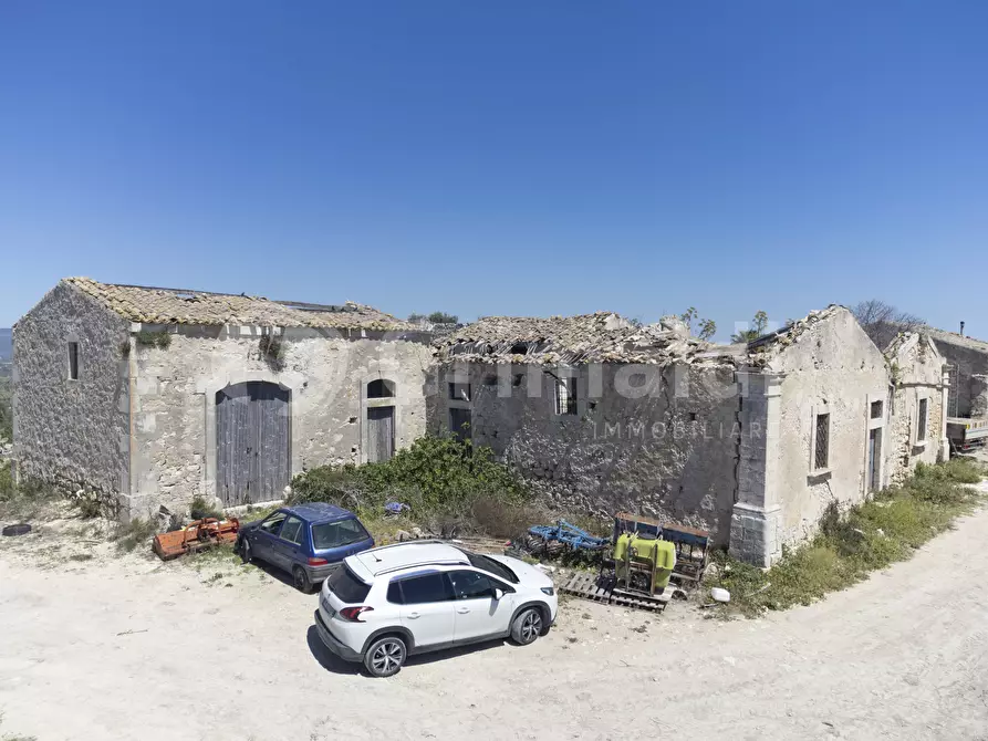 Immagine 2 di Palazzo in vendita  in villa regina isula travel a Noto