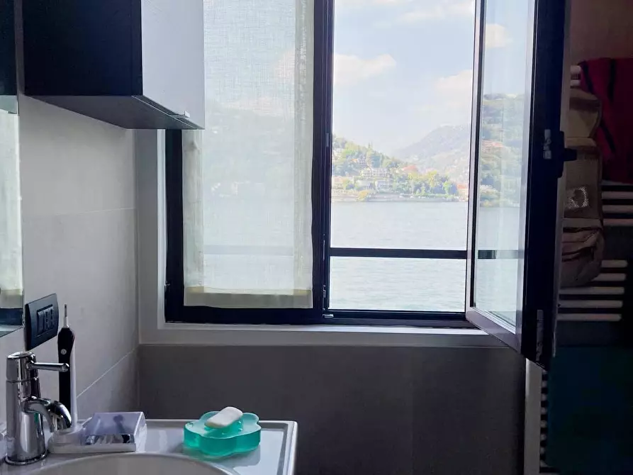 Immagine 15 di Casa indipendente in affitto  in Viale Geno 16 a Como