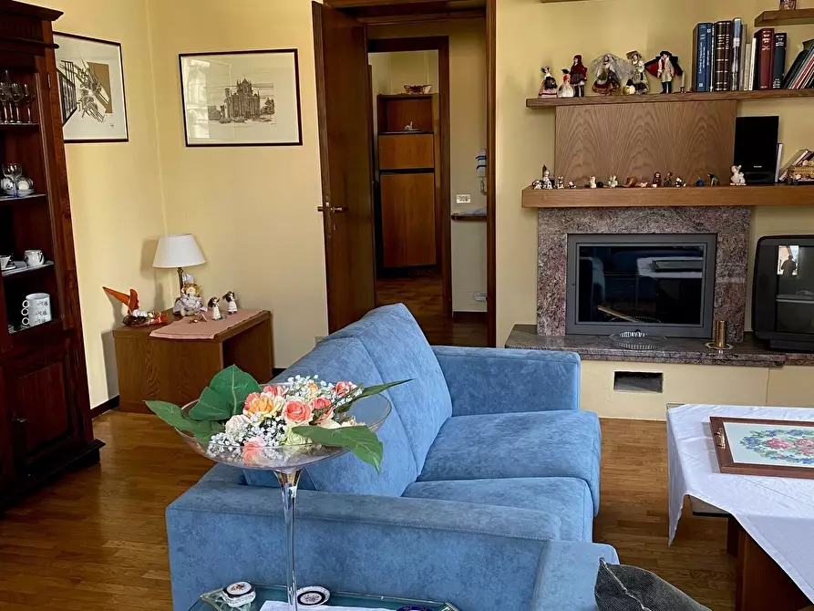 Immagine 19 di Casa indipendente in vendita  a Como