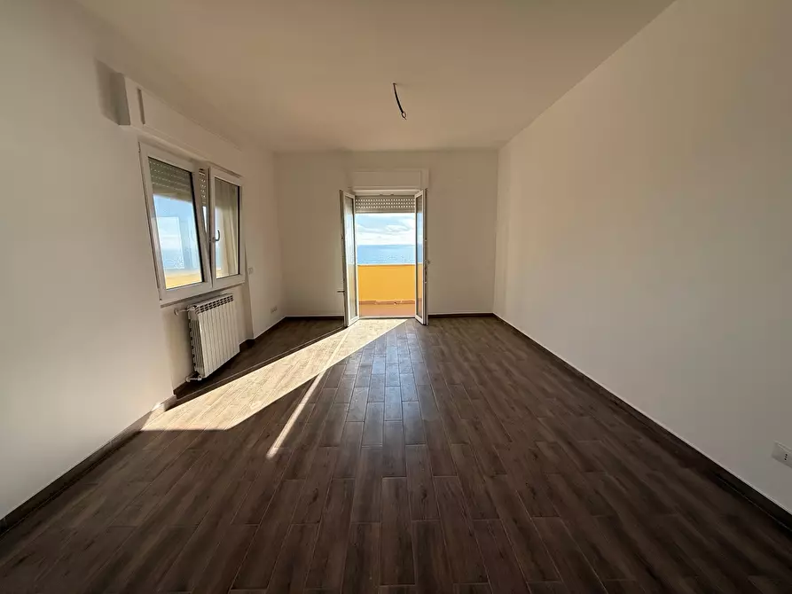 Immagine 10 di Trilocale in vendita  in Viale Virgilio 42 a Anzio