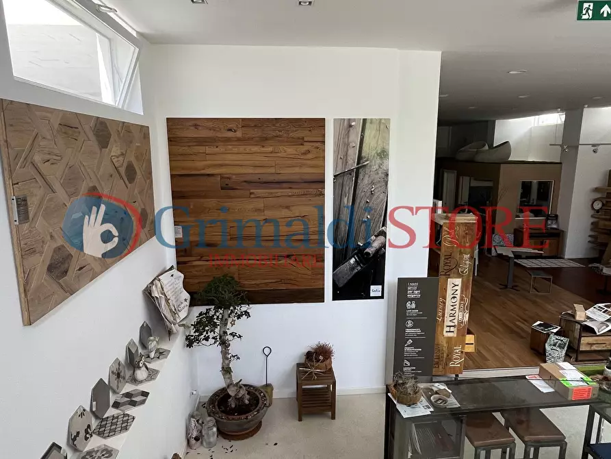 Immagine 22 di Magazzino in vendita  in Viale Giovanni Paolo II 71 a Lecce