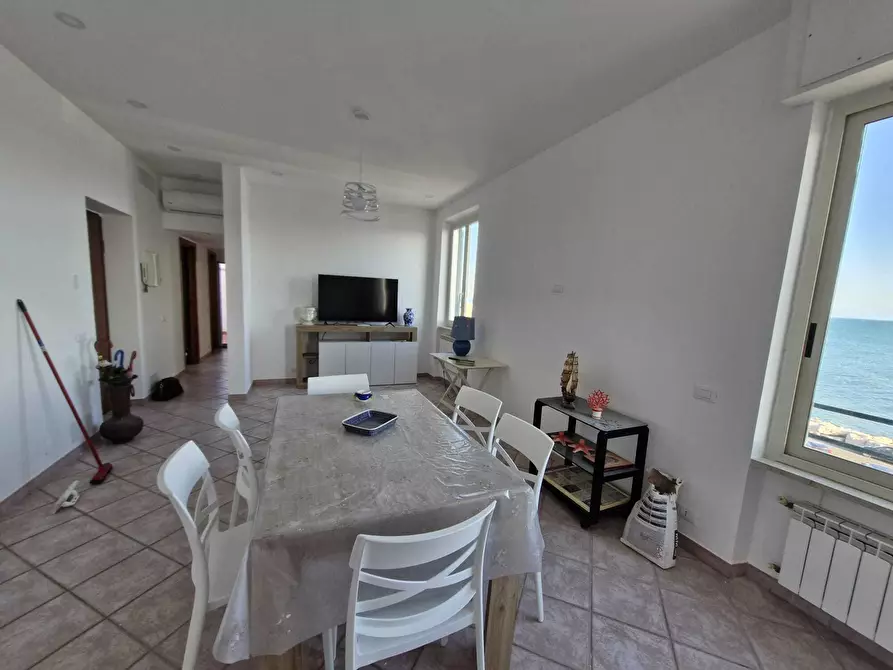 Immagine 9 di Quadrilocale in affitto  in Via Molo Innocenziano 44 a Anzio