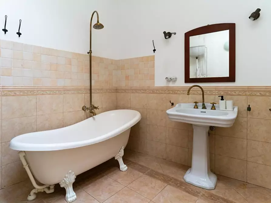 Immagine 7 di Casa indipendente in vendita  in Vico Campanella 6 a Monopoli
