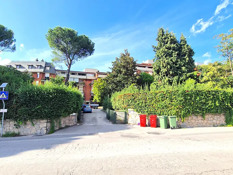 Immagine 1 di Pentalocale in vendita  in Via Antonio Annarumma 35 a Avellino