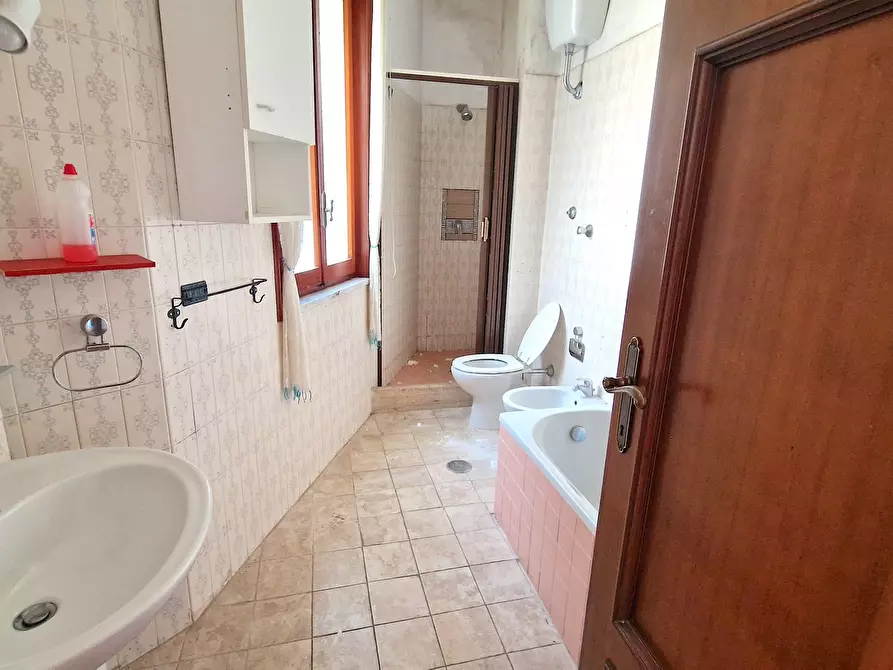 Immagine 17 di Pentalocale in vendita  in Via michele Pironti 1/B a Avellino