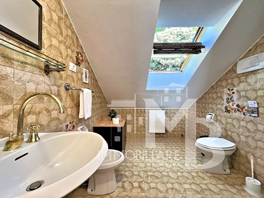 Immagine 8 di Pentalocale in vendita  in Via Salvo D'Acquisto a Recco