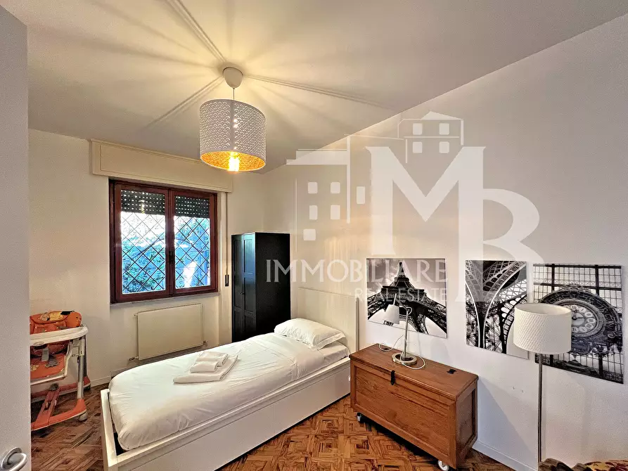 Immagine 30 di Pentalocale in vendita  in Via Salvo D'Acquisto a Recco