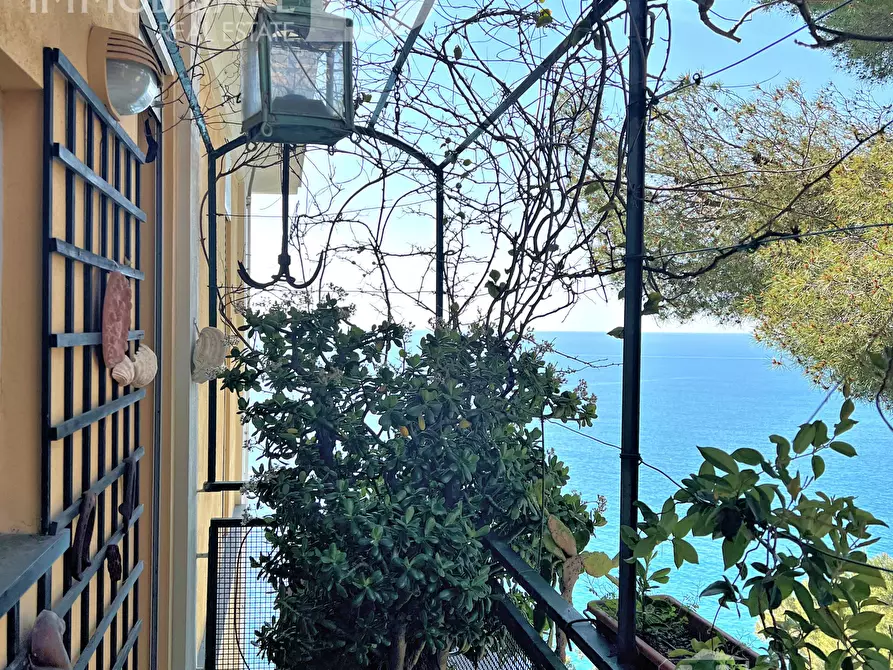 Immagine 55 di Attico in vendita  in Via Alla Torre 2 a Sori