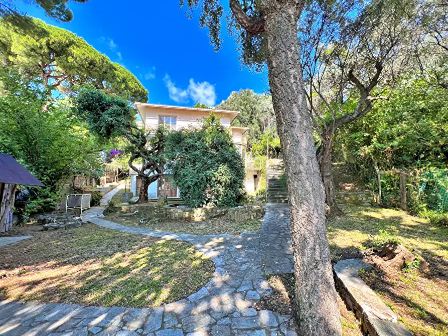 Immagine 26 di Casa indipendente in vendita  a Recco