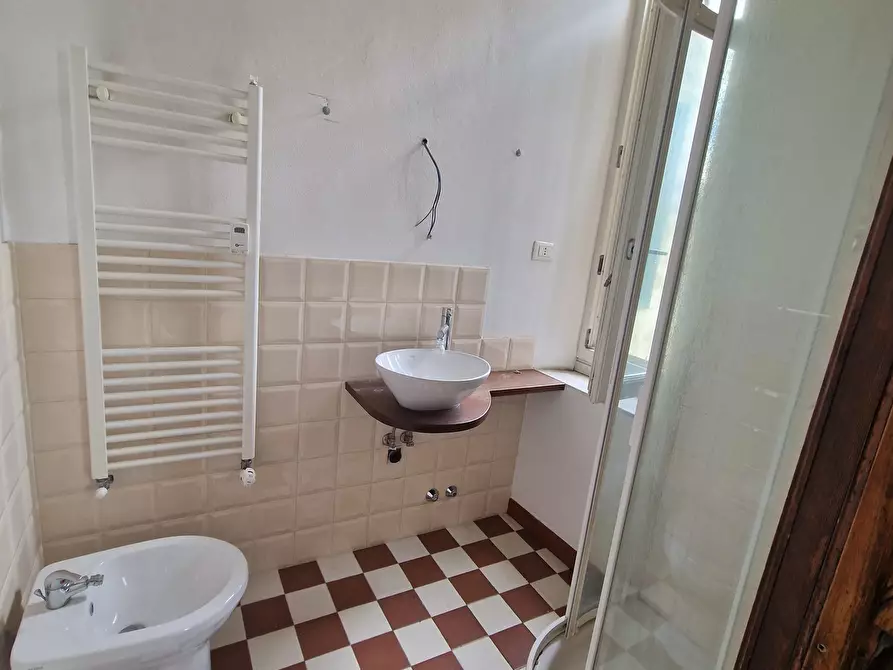 Immagine 32 di Quadrilocale in affitto  a Sarzana
