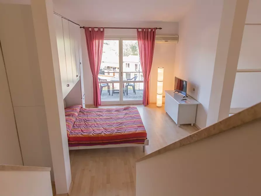 Immagine 10 di Bilocale in vendita  a Sarzana