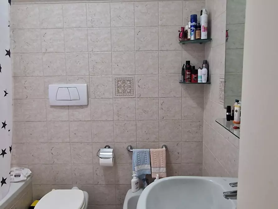 Immagine 17 di Bilocale in vendita  a La Spezia