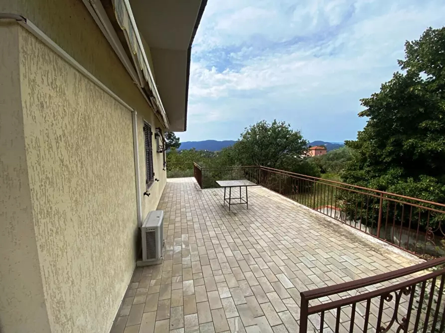 Immagine 2 di Casa indipendente in vendita  a Sarzana