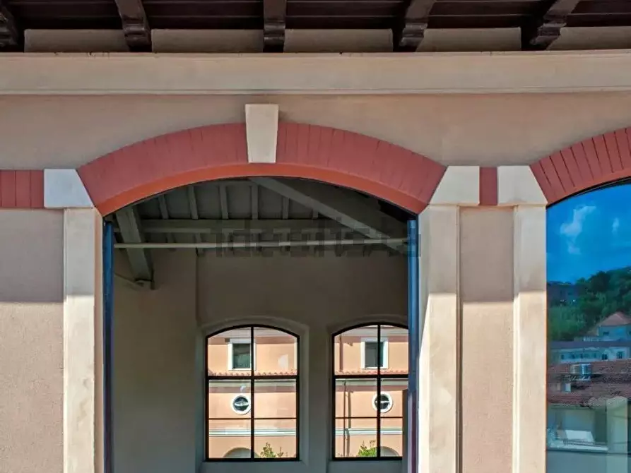 Immagine 3 di Loft/Open space in vendita  a Sarzana