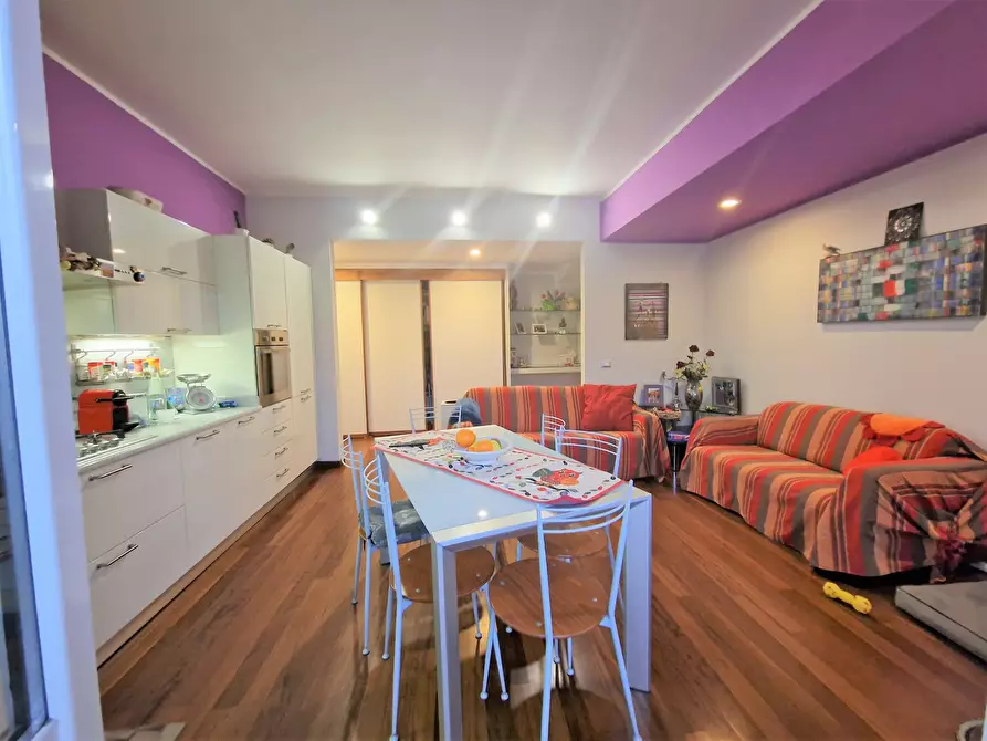 Immagine 12 di Pentalocale in vendita  in Via Socrate Benacci a Sarzana