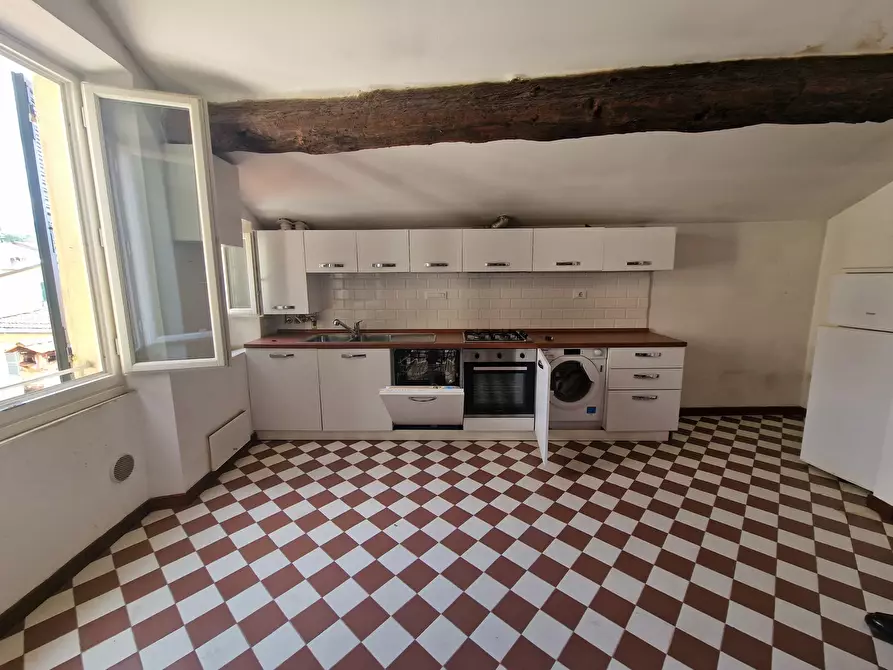 Immagine 48 di Quadrilocale in affitto  a Sarzana