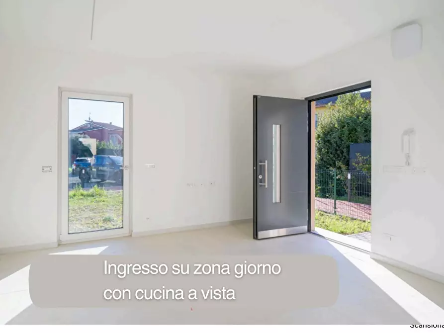 Immagine 1 di Bilocale in vendita  a Sarzana