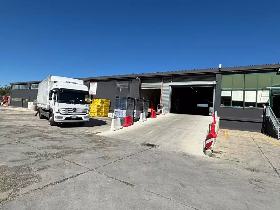 Immagine 25 di Attività artigianale in vendita  in Via Giovanni Scazzola 74 a Alessandria