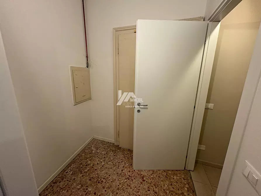 Immagine 9 di Bilocale in vendita  in Contrada delle Bassiche 17 a Brescia