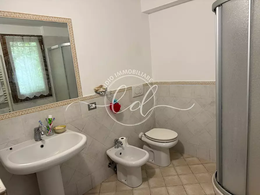 Immagine 21 di Porzione di casa in vendita  a Pietrasanta